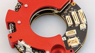 Die Servoregler werden immer kleiner, doch die Leistungswerte sollten genau abgefragt werden. (Synapticon)