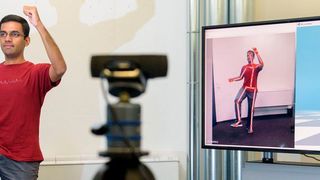 Das neue System setzt nur eine preiswerte Web-Kamera voraus, um das 3-D-Bewegungsmodell einer Person in Echtzeit zu erstellen. (Oliver Dietze/Universität des Saarlandes)
