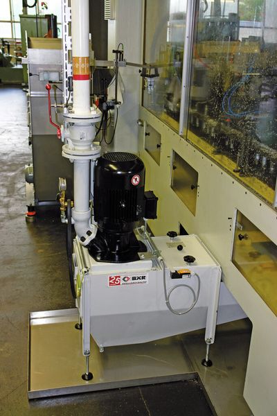 Bild 2: Das mit Spänen verunreinigte Schneidöl wird mittels Cutterpumpen direkt zur zentralen Reinigungsanlage gefördert. (Bild: Tenncom)
