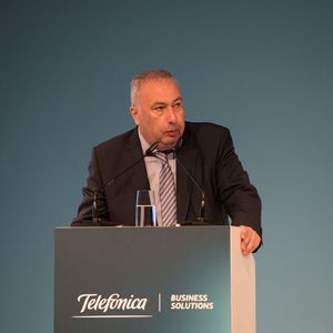 Der Vizepräsident der Bundesnetzagentur, Wilhelm Eschweiler, gab Einblicke in die Entwicklung von 5G, die auch die Bundesregierung schon heute vorantreibt.(Bild:  Christoph Reiss)