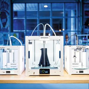 Der 3D-Drucker Ultimaker S5 verfügt laut Hersteller über eine vollständig integrierte Hardware, Software und Materialkonfiguration sowie optimale Einstellungen speziell für professionelle Anforderungen.