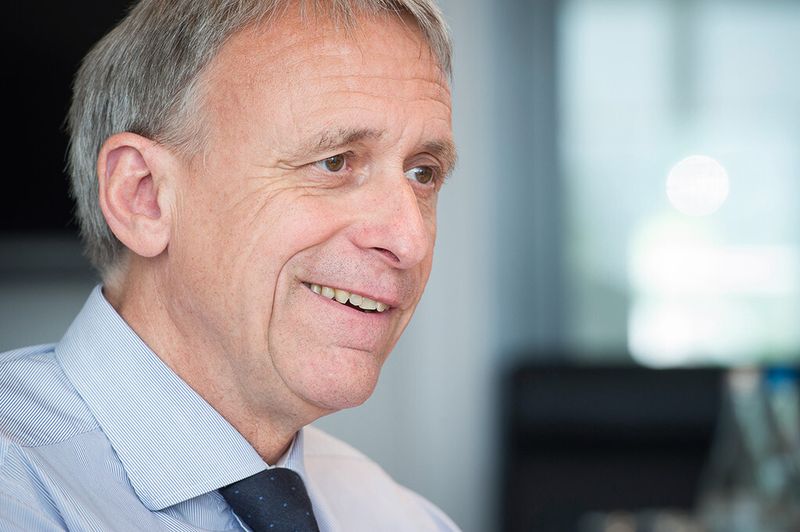 Fred Gaegauf, Geschäftsführer Studer AG: „Wir wollen, dass das Bauteil möglichst fertig von der Maschine kommt. So gibt es keine Qualitätsverluste durch Umspannen.“ (Bild: Thomas Entzeroth)
