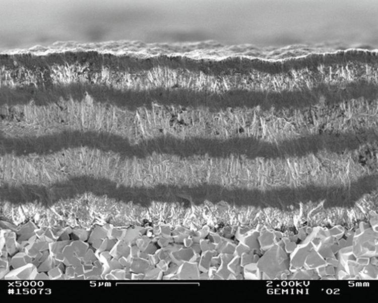 Revêtement multicouches diamant sur un substrat en carbure. (Extramet AG)