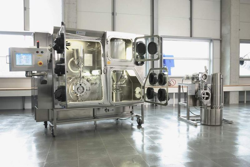 Während der letzten Jahre konnte Hosokawa Alpine in der Pharmaindustrie mehr als ein Dutzend integrierte Containmentsysteme erfolgreich installieren.  (Bild: Hosokawa Alpine)