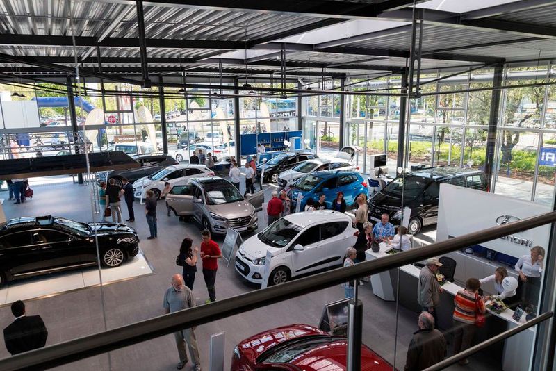 Der Showroom des neuen Betriebs umfasst 700 Quadratmeter. (Foto: TG Automobile)