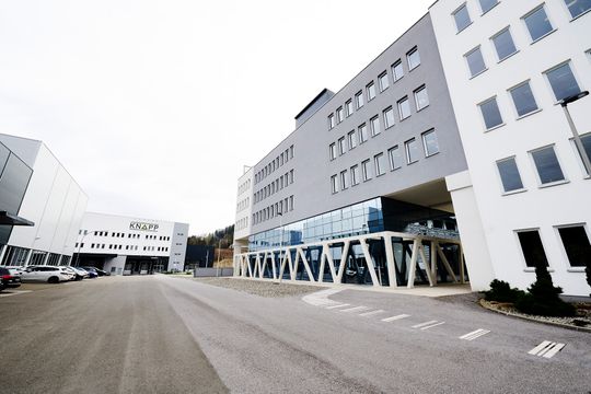 Der Standort in Leoben zählt zu den größten Tochterunternehmen der Firmengruppe.(Bild:  Knapp/Niederwieser)