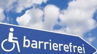 Eine wichtige Voraussetzung für die Zielgruppe mit Handicap ist das barrierefreie Autohaus. (Foto: © bluedesign - Fotolia.com)