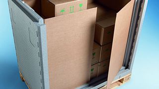 Der Boden des Palettenshippers hat eine leichte Verrippung, die sich in die Lattenzwischenräume der Europalette einfügt und den Shipper fixiert. Bild: Storopack (Archiv: Vogel Business Media)