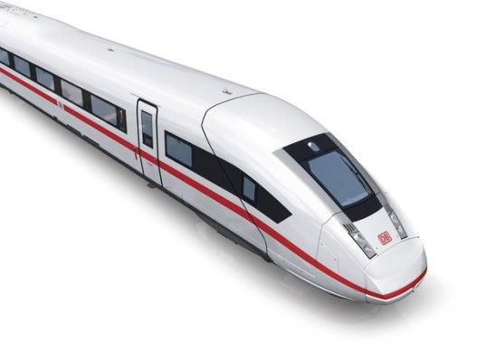 Red Dot Award 2015 - High-Speed Triebzug ICx von Hersteller Bombardier Transportation: Der ICx wurde als Nachfolger der ICE1- und IC-Züge von Bombardier und Siemens für die Deutsche Bahn entwickelt, wobei Bombardier für das Außendesign verantwortlich war. Eine deutlich verbesserte aerodynamische Form kennzeichnet das neue Exterieurdesign des 250 km/h schnellen Zuges und verleiht ihm seine hohe formal-ästhetische Gestaltungsqualität. Gleichzeitig zeigt er typische Designmerkmale seiner Vorgänger und integriert sich auf diese Weise harmonisch in die bestehende Fahrzeugfamilie des DB-Fernverkehrs. (Bild: Red Dot)