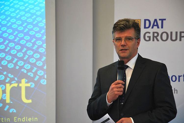 „Die Marktbetrachtung macht mehr Sinn, wenn die Kfz-Betriebe die Ergebnisse des DAT-Reports noch in die Planung für das laufende Geschäftsjahr mit einbeziehen können“, sagte Jens Nietzschmann, Sprecher der DAT-Geschäftsführung. (Foto: Wenz)