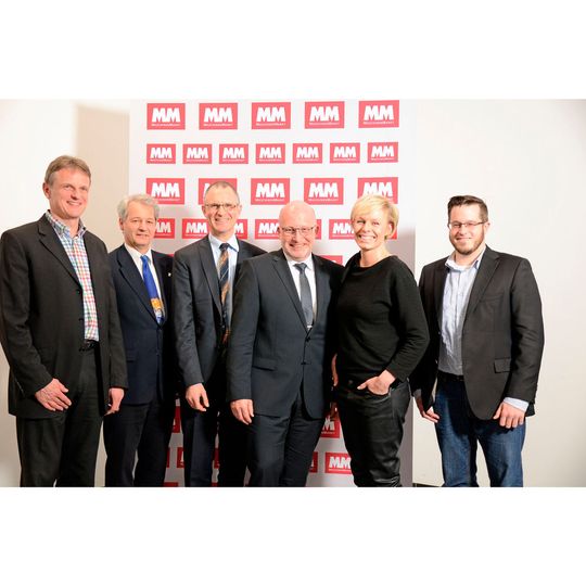 Sechs der acht Jurymitglieder im Bild: Prof. Dr.-Ing. Dirk Bähre (v.l.), Prof. Dr. Christian Diedrich, MaschinenMarkt-Chefredakteur Frank Jablonski, Dr.-Ing. Thomas Beck, MM-Redakteurin Victoria Sonnenberg und MM-Redakteur Robert Horn. Sechs der acht Jurymitglieder im Bild: Prof. Dr.-Ing. Dirk Bähre (v.l.), Prof. Dr. Christian Diedrich, MaschinenMarkt-Chefredakteur Frank Jablonski, Dr.-Ing. Thomas Beck, MM-Redakteurin Victoria Sonnenberg und MM-Redakteur Robert Horn.