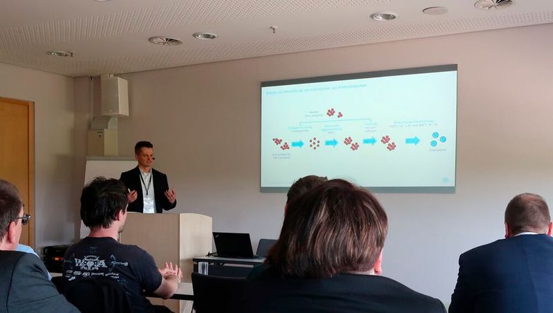 Der dreitägige Fachkongress war in neun Fachforen unterteilt. Im Forum AM-Science gab beispielsweise Andreas Walter von Thyssen Krupp Einblicke in die mögliche Metallpulverherstellung aus Nebenprodukten der Stahlindustrie. (Bild: D. Qiotter - VCG)