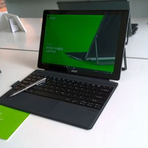 Der Acer Switch 5 kommt trotz eines Kaby-Lake-U-Prozessors ohne aktive Kühlung mit einem Lüfter aus.