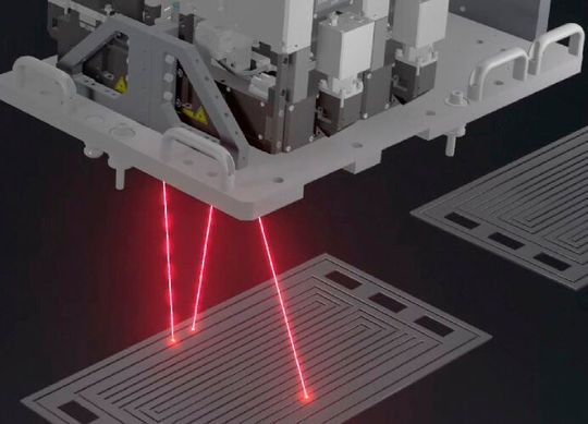 Im Rahmen der Messe Laser - World of Photonic in München kann man jetzt das neuartige Laserschweißen FCW (Fast Component Welding) von Scansonic bewundern. Hier verraten die Berliner, was das Ganze kann – vor allem mit Blick auf die Elektromobilität.(Bild:  Scansonic)