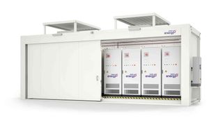 Mehr Energie. Mehr Sicherheit. Mehr Möglichkeiten: Im neuen "Plug & Play Power Safe" vereinen sich moderne Speichertechnik mit der Brandschutzkompetenz von Denios energy. (Bild: Denios)