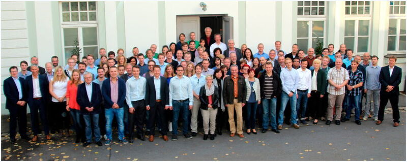 Die Mitarbeiter der DPS Business Solutions, GfkS und Sellmore bei ihrem ersten gemeinsamen Meeting in Straubing. (Bild: DPS Software)