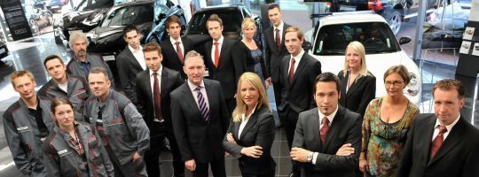 Parallel zum Neubau hat die Hülpert-Gruppe sechs neue Mitarbeiter für das Porsche-Zentrum Soest eingestellt. (Hülpert)