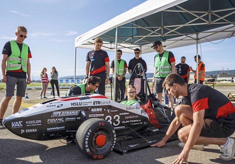 Die Studenten haben Rückschläge überwunden und mussten bei der Entwicklung einzelner Komponenten immer wieder von vorne beginnen.  (Bild: Alessandro Della Bella / ETH Zürich)