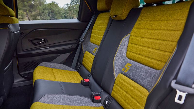 Auch hinten geht es stylish zu. (Bild: Renault)