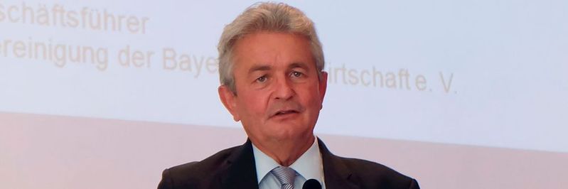 Bayme-vbm-Hauptgeschäftsführer Bertram Brossardt: „Zwei Drittel der befragten M+E- Unternehmen befinden sich noch in den ersten beiden digitalen Reifegraden und damit am Anfang der digitalen Transformation.“(Bild:  Schreier)