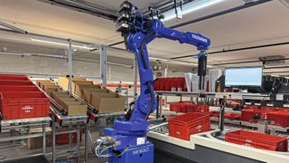 Erkennt und lernt selbst: Robotik im Materialfluss agiert mit Hilfe von KI ohne Programmierung. (Bild: Sereact)