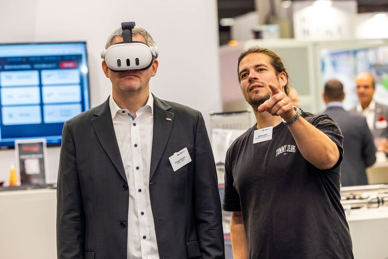 Die Besucher können die ausgestellten Produkte hautnah erleben und ausprobieren. (Bild: Mesago Messe Frankfurt GmbH / Arturo Rivas Gonzalez)