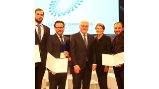 (v.l.n.r.) Dipl.-Inf. (FH) Sven Parusel, Prof. Dr.-Ing. Sami Haddadin, Bundespräsident Frank-Walter Steinmeier und Frau Elke Büdenbender, Dr. med. (Univ. Debrecen) Simon Haddadin (Deutscher Zukunftspreis)