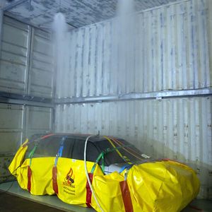 Recover-E-Bag in der Brandsimulationsanlage mit Drencher Sprinkleranlage und Fognail zur Innenraumkühlung.(Bild:  Samoiski)