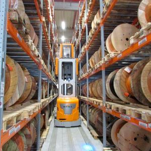 Die Lagerhalle verfügt über 15.500 m² Fläche und kann damit 60.000 Kabel-Trommeln unterbringen. Das ist eine Vervierfachung im Vergleich zum vorherigen Logistikgebäudes des Familienunternehmens.(Bild:  U.I. Lapp GmbH)