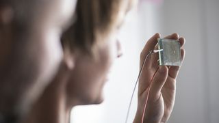 Ein Prototyp des Sonnenstrom-Betons (Bild: © Blafield / Uni Kassel)