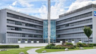 Der Softwarekonzern SAP investiert vermehrt in KI. Davon sind auch rund 8.000 Mitarbeiter betroffen. (Bild: SAP)