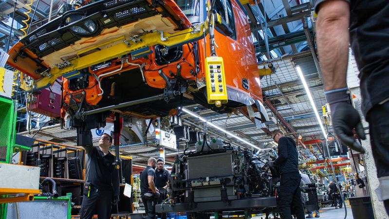 Seit Anfang Dezember fertigt Daimler Truck die zweite Generation des E-Actros 400 in Wörth am Rhein.(Bild:  Daimler Truck)