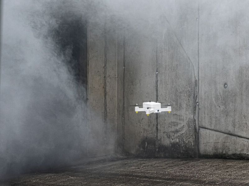Die FireDrone ist die erste Drohne, die extremer Hitze trotzt. Künftig soll sie Daten direkt aus Gefahrenzonen senden.  (Bild: Empa)