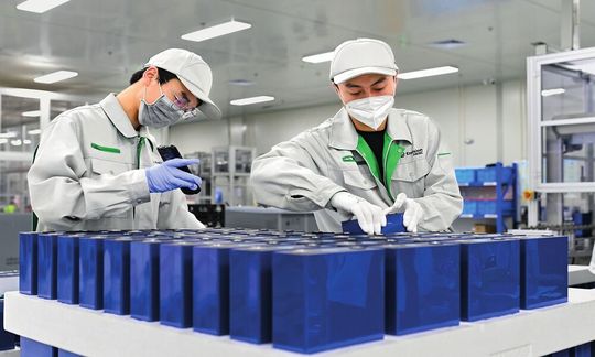 Wenn es um den hoch lukrativen Markt für Batterien geht, haben China und Südkorea den Löwenanteil für sich gepachtet. Europäischen Playern winken nur noch kleine Chancen, sich zu behaupten, wie ein Experte von DNB Asset Management hier erklärt ...(Bild:  BYD)