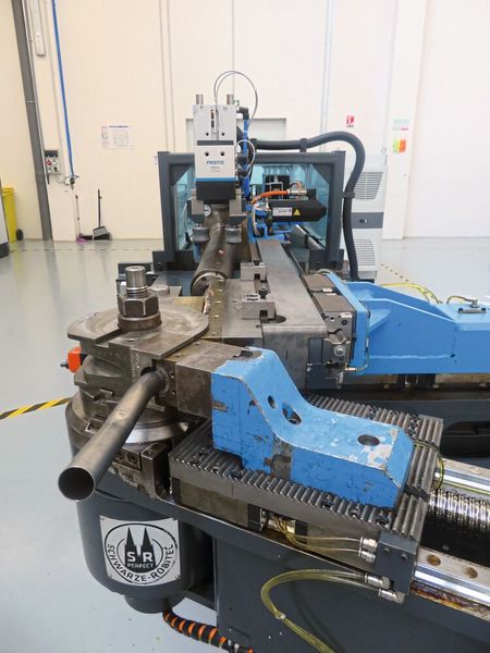 Die Rohrbiegemaschinen sind für den Einsatz unter dauerhafter und langjähriger Beanspruchung ausgelegt. „Die Ergebnisse sprechen für sich: Die Ovalität liegt unter 3 Prozent und die Oberflächen sind hervorragend – absolut falten- und kratzfrei“, betont Jürgen Viehrig, der Mitgründer von TDM. (Bild: TDM Aerospace)