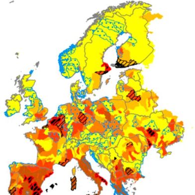 Map of a simulated risk of water stress in 2050 where hydrogen is used in transport and industry. Baseline risk (regardless of hydrogen use) is represented by the background color in each area. Dashed areas show water use exceeding available resources due to hydrogen production. Blue dots show areas where the risk of water stress increases by more than 50 percent in the simulation. (Source: Chalmers University of Technology / Joel Löfving)