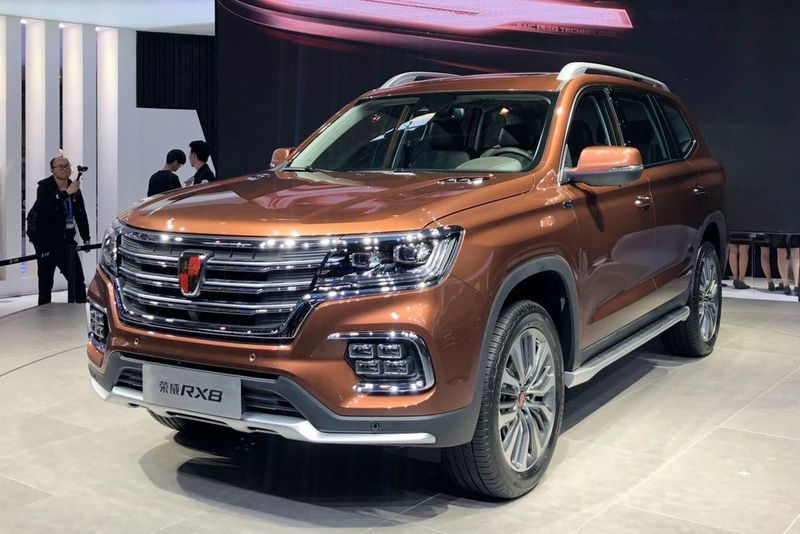 Die Marke Roewe gehört zu SAIC und zeigt den RX8.  (Stefan Grundhoff)