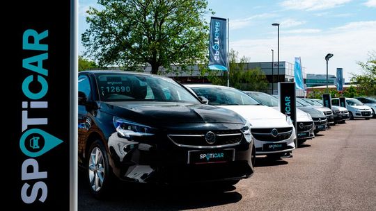 Seit letztem Jahr verkauft Stellantis über Spoticar Direct Gebrauchtwagen direkt an Endverbraucher. Ausgeliefert werden die Fahrzeuge beim lokalen Händler.(Bild:  Stellantis)