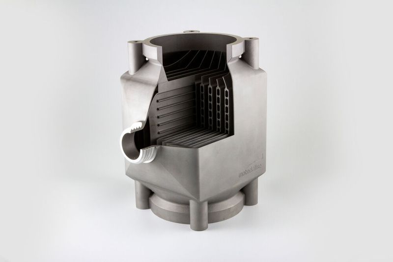 Auch große Bauteile wie dieser Wärmetauscher mit integrierten Kanälen lassen sich am Stück mittels SLM fertigen. (Bild: Materialise)