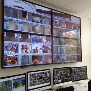 IP-Überwachung wie im Agenten-Thriller kann man im Show-Room bei Axis in Ismaning sehen.(Bild: IT-BUSINESS)