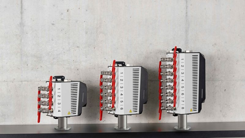 Flow-6 in Ausführungen mit vier, sechs oder acht externen Kreisläufen, optional mit Kugelhähnen ausgestattet. (Bild:  HB-Therm)