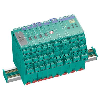 Das Power Rail versorgt Module des K-Systems und liefert eine Sammelfehlermeldung. (Bild: Pepperl+Fuchs)