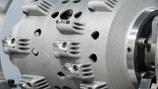 Statorbohrungen mit bisher nie dagewesener Performance erzeugt ein neues Sonder-Werkzeugsystem von Ceratizit. Das Bild zeigt das Werkzeug Nummer 2, das im Text beschrieben wird. Die Tiroler Werkzeugspezialisten wollen damit die Herstellung von Elektromotoren für die E-Mobilität wirtschaftlicher machen. EMO Hannover 2019 in Halle 5 am Stand B70. (Ceratizit)