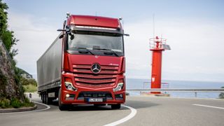 Große Lastwagen verbuchten in den ersten neun Monaten des Jahres ein Plus von knapp 27 Prozent. (Bild: Mercedes-Benz)