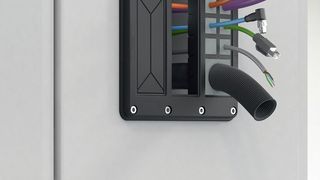 Mit KDS-FP lassen sich die Anzahl und Durchmesser der Gehäuseöffnungen nachträglich an aktuelle Erfordernisse anpassen. (Conta-Clip)