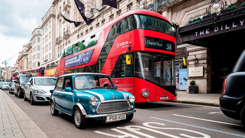 LEC hat den fast 30 Jahre alten Mini mit einem Antrieb aus dem Nissan Leaf zum Elektroauto umgebaut.(Bild:  London Electric Cars)