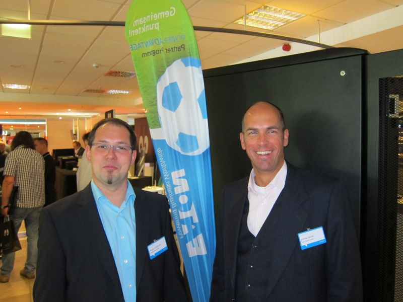 Stephan Oberhofer und Kosmas Steinke (r.), EATON Electric, waren sich wegen dem WM-Tipp nicht ganz einig. (Bild: IT-BUSINESS)