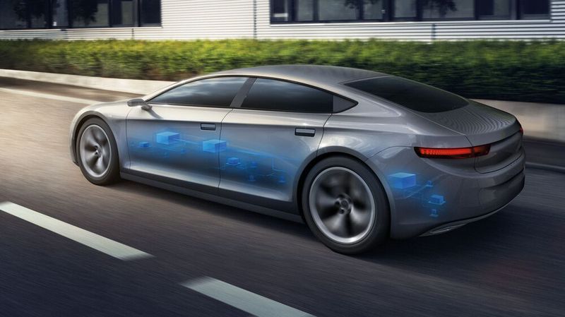 Die Herstellung der Batterien von E-Fahrzeugen ist sehr ressourcenintensiv.(Bild:  Bosch)