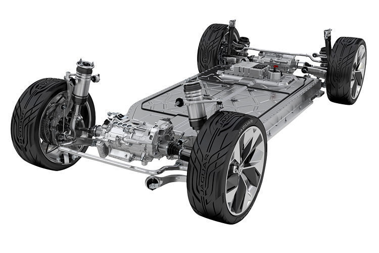 Die Energie bezieht der I-Type Concept aus einer flüssigkeitsgekühlten 90 kWh-Lithiumionen-Batterie. Sie soll für 500 km Reichweite genügen. (Jaguar Land Rover)