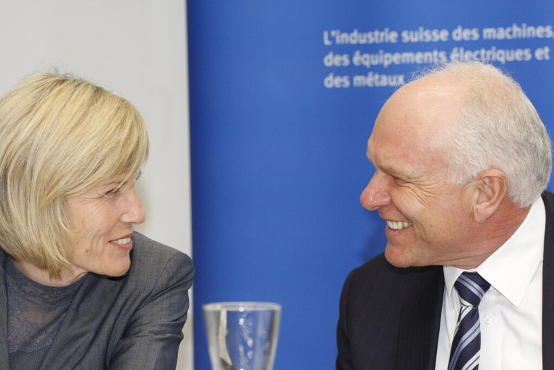 In guter Laune präsentierten sich Eva Jaisli, CEO Swiss Tool und Hans Hess, Präsident Swissmem. (Bild: Matthias Böhm/SMM)